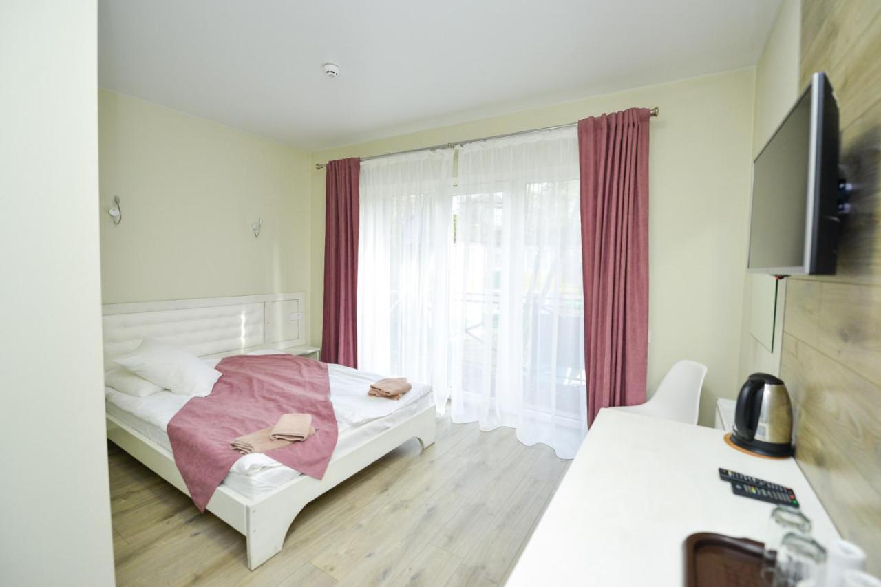 Forest Hotel Polis'ke Dış mekan fotoğraf